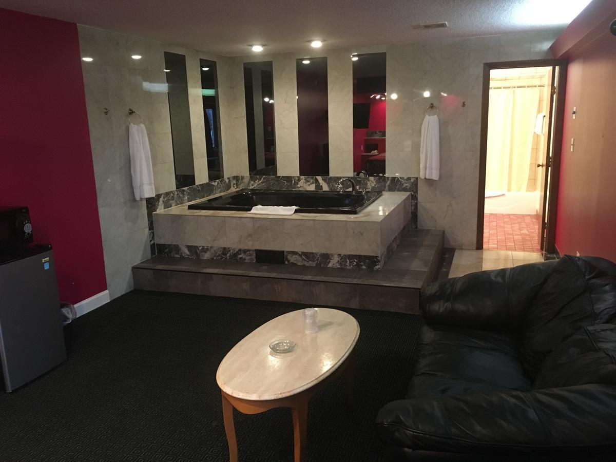 Midway Inn & Suites Oak Lawn Dış mekan fotoğraf